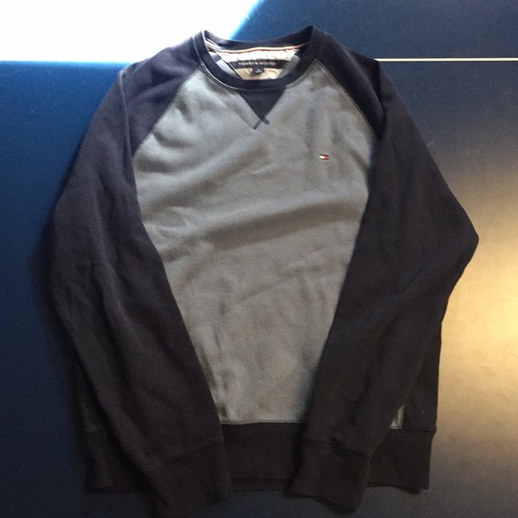 Tommy Hilfiger Sweater - Picture 1 of 1